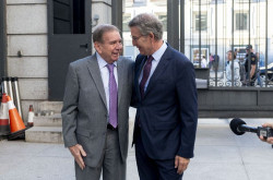 Feij&oacute;o recibe a Edmundo Gonz&aacute;lez en el Congreso, al que da condici&oacute;n de "presidente electo de Venezuela"