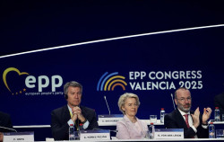 Feij&oacute;o trasladar&aacute; este jueves al PPE en Bruselas la "degradaci&oacute;n" que "acorrala" a S&aacute;nchez por "la corrupci&oacute;n"