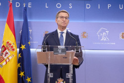 Feij&oacute;o ve una "anomal&iacute;a democr&aacute;tica" la cita de D&iacute;az y Puigdemont: "S&aacute;nchez es c&oacute;mplice de este bochorno si no la cesa"