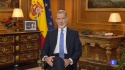 Felipe VI pide defender y mantener una democracia plena e integradora con respeto a la Constituci&oacute;n