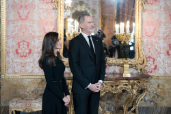 Felipe VI recuerda al Papa Francisco y a Mario Vargas Llosa: "Compart&iacute;an lengua materna y admiraci&oacute;n por Borges"