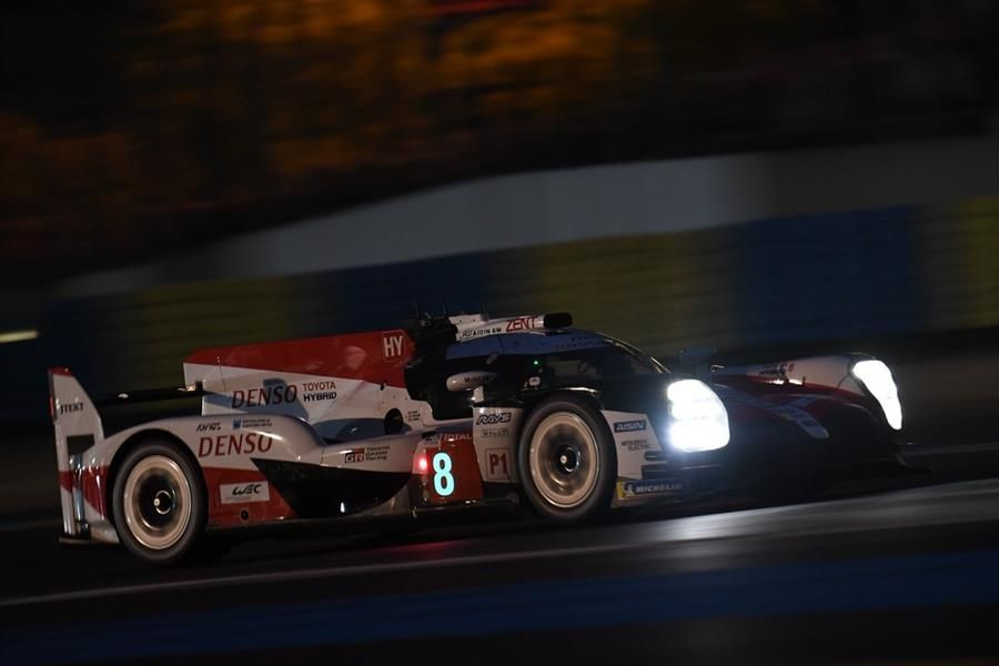 Fernando Alonso gana las míticas 24 Horas de Le Mans