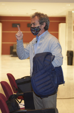  Fernando Sim&oacute;n avisa que la incidencia seguir&aacute; subiendo durante "dos o tres semanas" m&aacute;s
