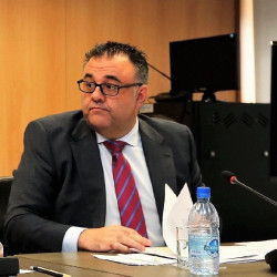 Fiscal&iacute;a Europea cita por el `caso mascarillas` al exdirector canario de Salud, que se acoge a su derecho a no declarar