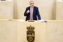 Fomento compra por 2,1 millones 63 viviendas de la Sareb en Los Corrales tras subir la oferta dos veces
