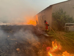 Francia ante el horror del fuego env&iacute;a a Galicia dos aviones cisternas 