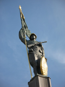 Franco conserva "todos los honores" del Ayuntamiento de Santander y sigue siendo alcalde honorario