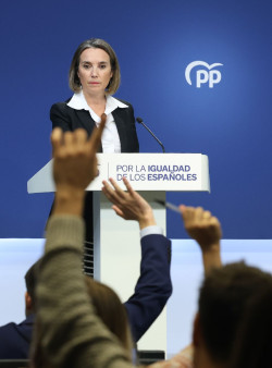 Gamarra ve en la foto de Bola&ntilde;os con Junqueras, "condenado por sedici&oacute;n", otra "imagen de la verg&uuml;enza" para el PSOE