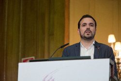 Garz&oacute;n ministro de Sanchez  acusa a Israel de "pura barbarie" por bombardear Gaza y se alinea con Hamas