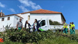 Gema Igual ordena  eliminar flora invasora electoral  en el islote de la Virgen del Mar