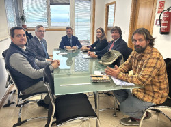 Gobierno de Cantabria y Clúster MarCA colaborarán para impulsar los deportes náuticos como atractivo turístico