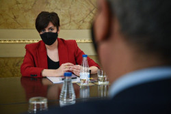 Gobierno ratifica que la financiaci&oacute;n auton&oacute;mica, que tanto afecta a Cantabria, no se tratar&aacute; en Conferencia de Presidentes, solo cuestiones banales
