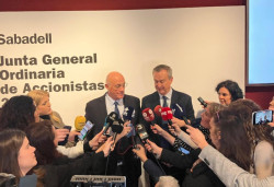 Gonz&aacute;lez-Bueno (Sabadell) dice que la OPA de BBVA "pone en peligro el bienestar" en Espa&ntilde;a