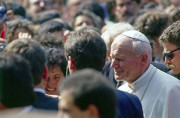 Goya Producciones revive las visitas de Juan Pablo II y Benedicto XVI a Espa&ntilde;a ante la llegada de Le&oacute;n XIV