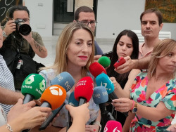Guardiola (PP) pide dejar en `stand-by` la investidura "fallida" de Vara mientras retoma la negociaci&oacute;n con Vox