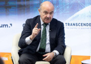 Guindos (BCE) critica al Gobierno alem&aacute;n por su oposici&oacute;n a la OPA de Unicredit sobre Commerzbank