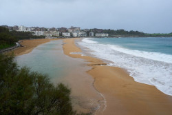 Hallan muerto a un hombre de 47 a&ntilde;os que viv&iacute;a en los bajos del Rhin en el Sardinero