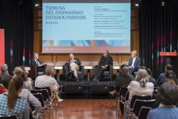 Hispanistas de EEUU, "preocupados" por el impacto del "ataque" de Trump a la diversidad universitaria