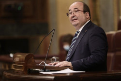 Iceta se&ntilde;ala que "la derecha est&aacute; tan desatada" que "llama incluso comunista al Papa"