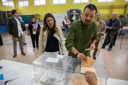Iglesias pide a D&iacute;az rectificar porque el veto a Montero tendr&aacute; costes el 23J y parte de la izquierda lo ve vergonzoso
