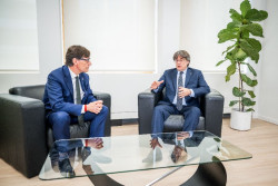 Illa legaliza al delincuente y prófugo Puigdemont en Bruselas depués de una hora y media de encuentro y ahora pasará Pedro Sánchez a arrodillarse