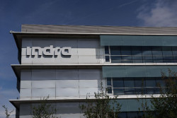 Indra negocia con Defensa, Sener y Airbus para controlar Hisdesat, la rama de sat&eacute;lites militares de Hispasat