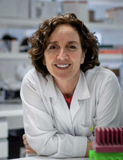 Investigadora de IDIVAL aborda en los Cursos de Verano de la UC el uso de nanorobots contra el cáncer y la demencia