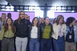 Irene Montero ejerce de candidata: quiere levantar la izquierda del `No a la guerra` ante S&aacute;nchez y critica la monarqu&iacute;a