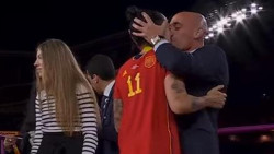 Irene Montero y Belarra  piden la dimisi&oacute;n de Rubiales en redes sociales por el beso a Jenni Hermoso