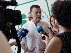 IU seguir&aacute; apoyando a Sanchez salvo que haya una acusaci&oacute;n de financiaci&oacute;n irregular al PSOE pero tambi&eacute;n