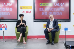 Javier Tebas: "A Vin&iacute;cius le atacan con insultos racistas porque es un l&iacute;der contra el racismo"
