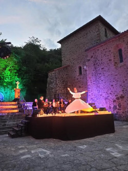 Jinnan Al Andalus lleva al Monasterio de Santo Toribio la herencia suf&iacute; y andalus&iacute;