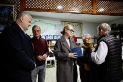 La AAVV de Cueto homenajea a Chema Puente con la presentaci&oacute;n de un libro que ilustra `Santander la marinera`