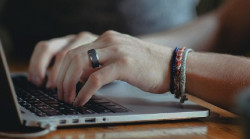 La ADL de Torrelavega impartirá un taller gratuito para aprender a gestionar trámites cotidianos digitalmente