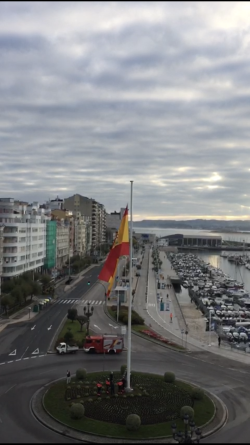 La alcaldesa Gema Igual planta un "m&aacute;stil" en Puertochico de 60.000 euros pagado por los santanderinos