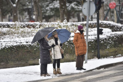 La borrasca `Juan` trae lluvia, nieve, heladas y fr&iacute;o con t&eacute;rmometros que suben el domingo, cuando vuelve la estabilidad