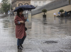 La borrasca Olivier pone ma&ntilde;ana en aviso a 13 provincias por lluvia, con nivel naranja en Andaluc&iacute;a por temporal