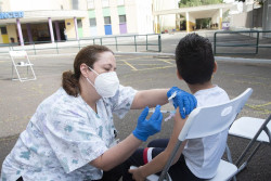 La campaña de vacunación se extiende a los colegios cántabros para inmunizar a niños de 3 y 4 años