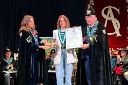 La Cofradía del Queso nombra a la directora de Cantur su cofrade de honor y al director general de Solvay su embajador