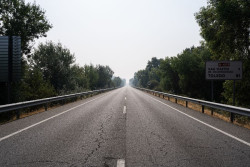 La Comunidad de Madrid reabre m&aacute;s de 100 kil&oacute;metros de carreteras afectadas por los incendios de la sierra oeste