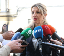 La comunista D&iacute;az, amanuense de S&aacute;nchez pide que la filtraci&oacute;n de unos Wassat  entre dos pol&iacute;ticos se reconviertan en un delito inexistente  