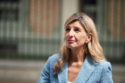 La comunista D&iacute;az, que nadie sabe a quien representa, reducir&aacute; la jornada, sin merma salarial, para antes del verano