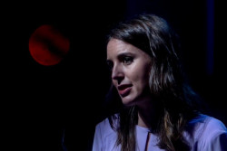 La comunista ministra de S&aacute;nchez,Irene Montero, quiere votar la jefatura del Estado y echar al rey