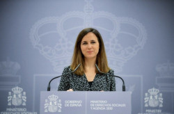 La comunista y ministra Belarra llama belicistas a PP y Vox 