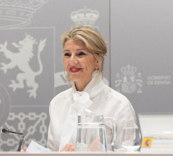 La comunista Yolanda D&iacute;az inicia este lunes un viaje de placer a Estados Unidos con dinero p&uacute;blico donde imaginamos no la reciba nadie 
