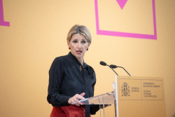 La comunista Yolanda D&iacute;az pide que la red el&eacute;ctrica pase a estar en "manos p&uacute;blicas" 