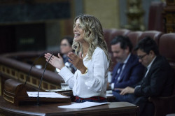 La comunista Yolanda Diaz , que no representa a nadie insulta al primer ministro de Israel, Netanyahu ,y le lllama "criminal de Guerra"