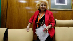 La defensora del Paciente Carmen Flores tacha a Revilla "de mala persona" por un desliz verbal sobre los médicos