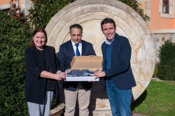 La DGT entrega a la Polic&iacute;a Local de Pi&eacute;lagos 50 kits para realizar test de drogas a conductores