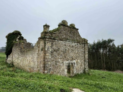 La ermita de San Pantaleón en Galizano entra en la Lista Roja del Patrimonio por su estado "de ruina"